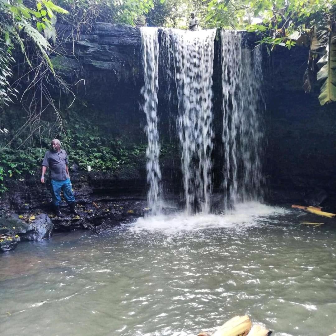 Dave The Cave Eco Lodge And Cultural Campsite Rubirizi ภายนอก รูปภาพ