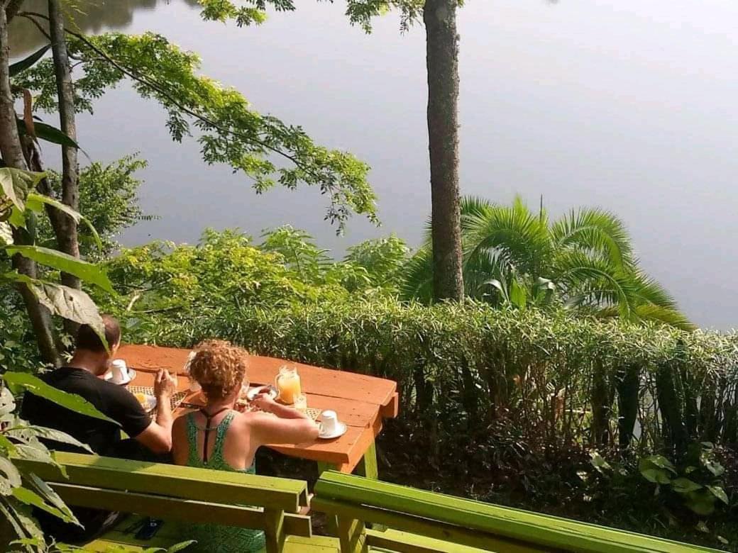 Dave The Cave Eco Lodge And Cultural Campsite Rubirizi ภายนอก รูปภาพ